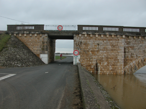 Vue du site BDHE 353 point de repère 493 (source: DIREN Centre)