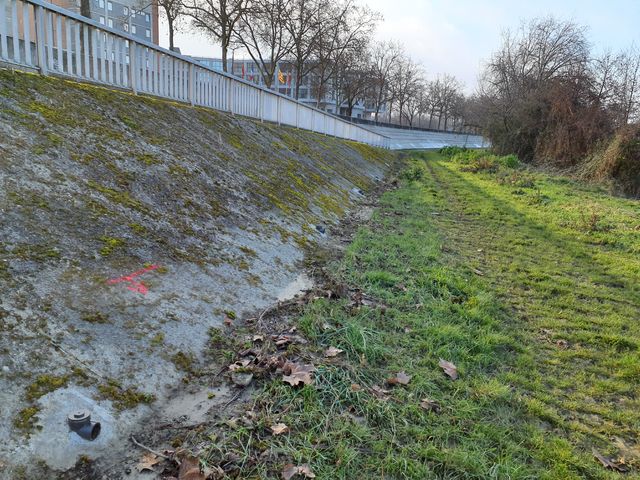 Marque sur digue Photo © AGERIN
