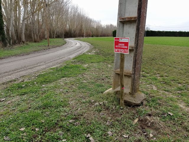 Marque sur poteau Photo © AGERIN