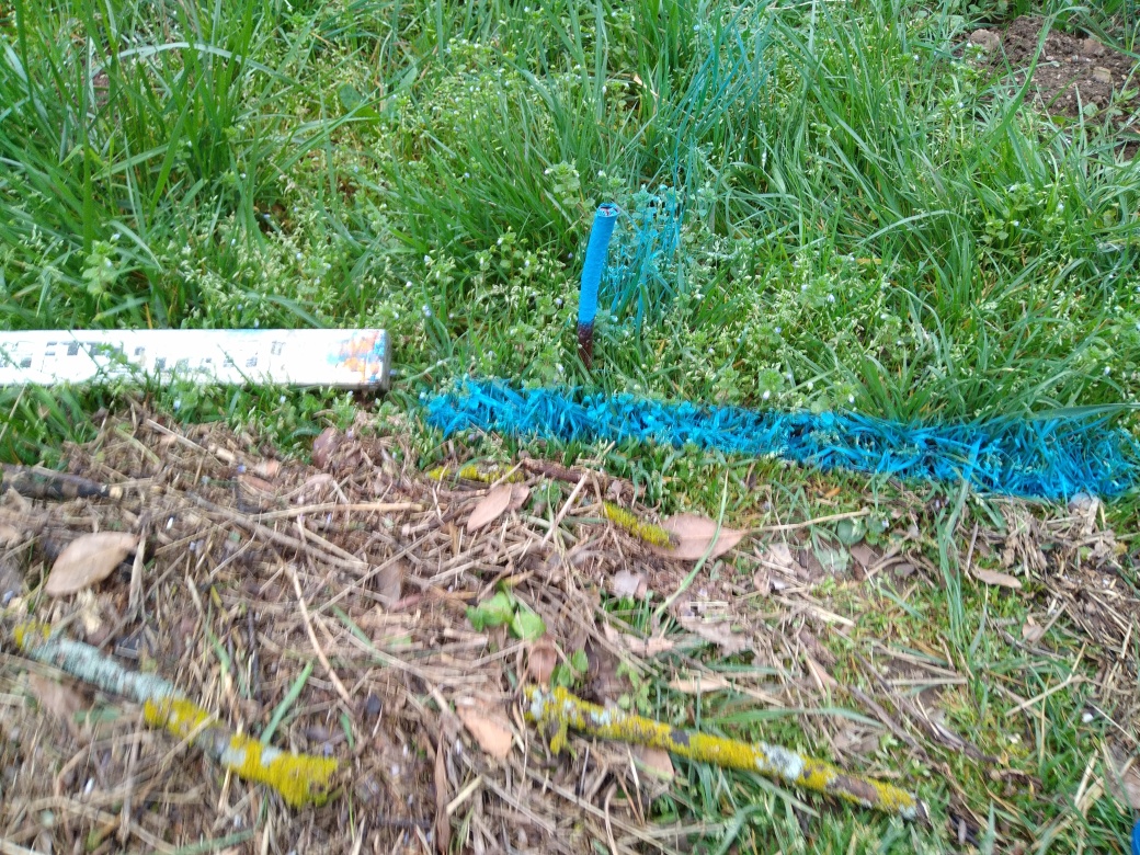 Dépôt sur le sentier