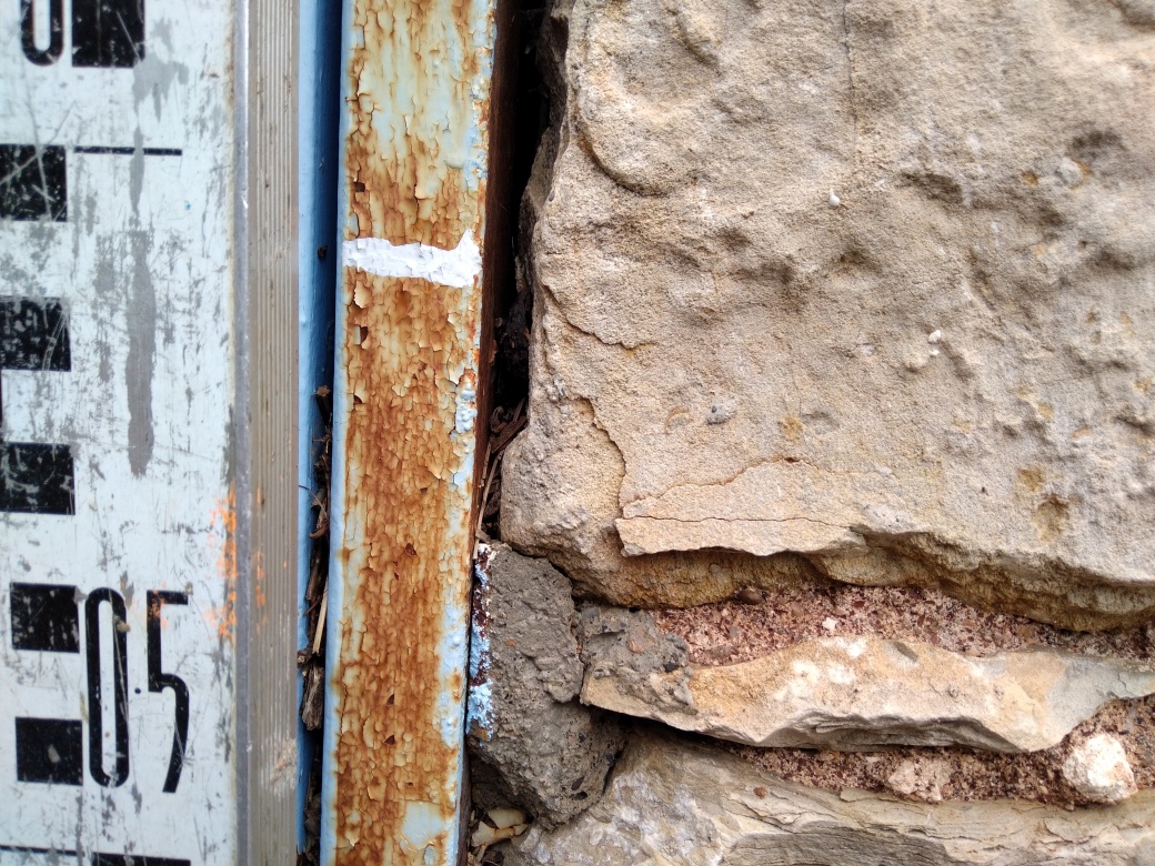 Trace sur le cadre de porte
