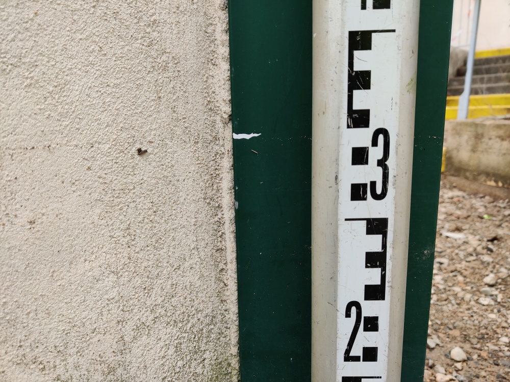 Trace sur le portillon