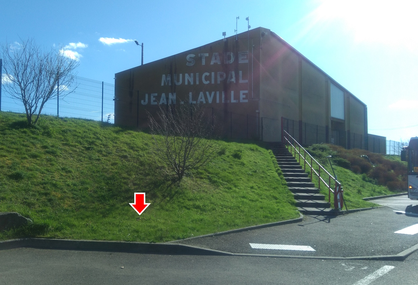 Vue du site en 2024 avec la laisse de la crue de mars 2024