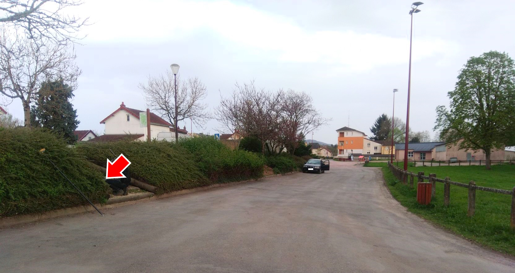 Vue du site en 2024 avec le repère de la crue d'avril 2024