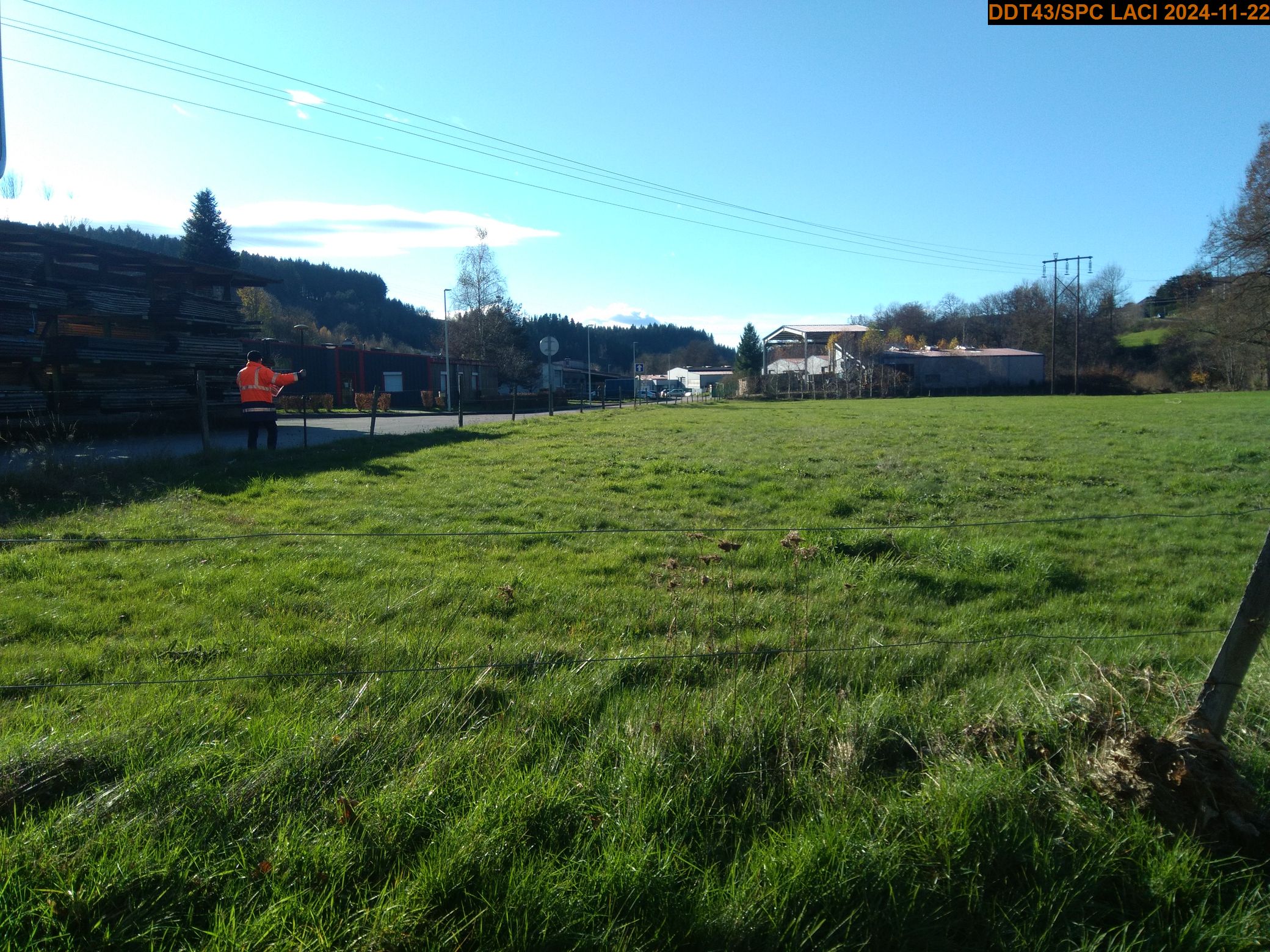 Vue du site en 2024, avec le repère de la crue du 17 octobre 2024
