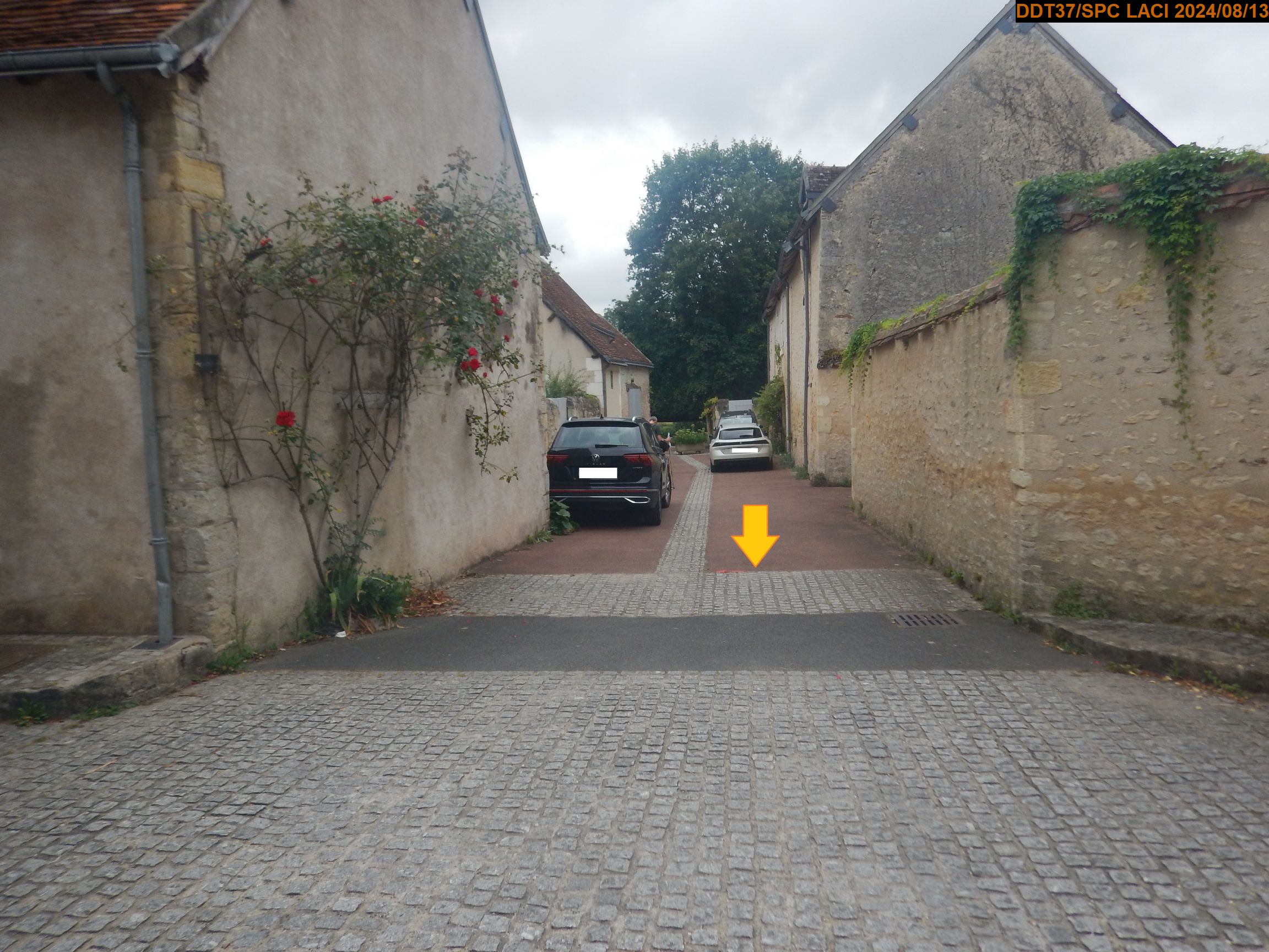 Vue du site en 2024, avec le repère de la crue de 2016