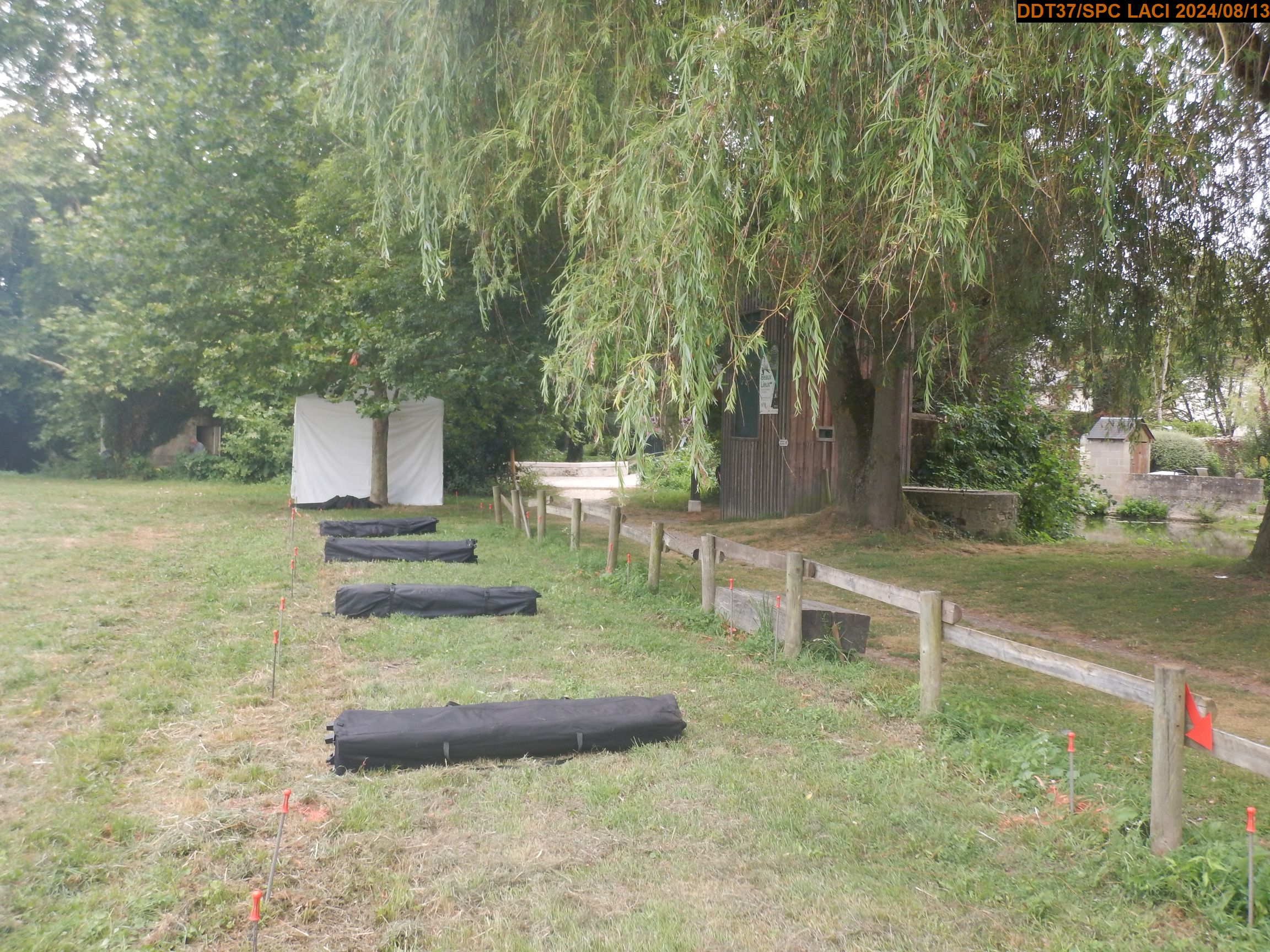 Vue du site en 2024 avec le repère de la crue d'avril 2013