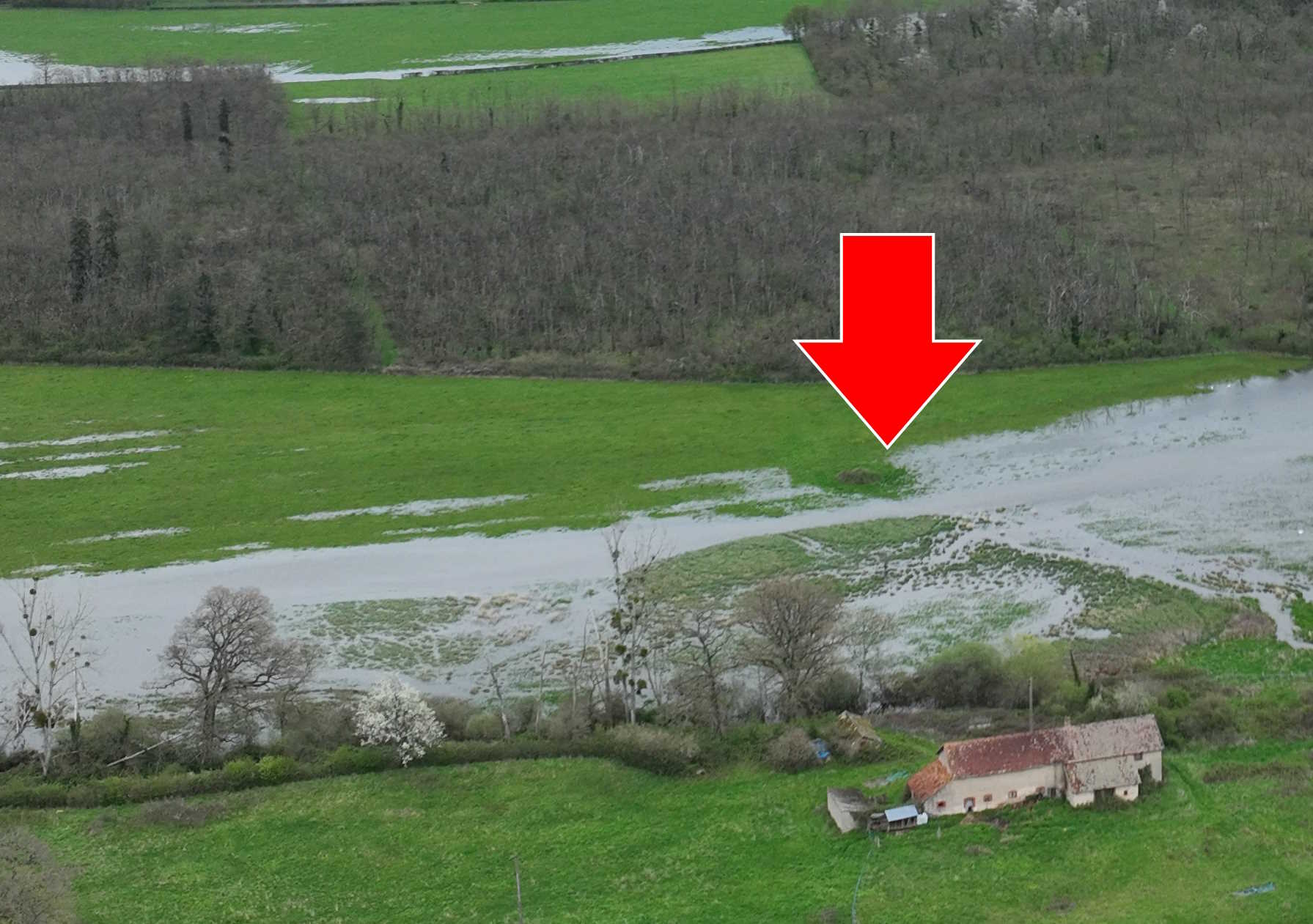 Prise de vue le 04/04/2024 à 09h30 zoomée sur le repère