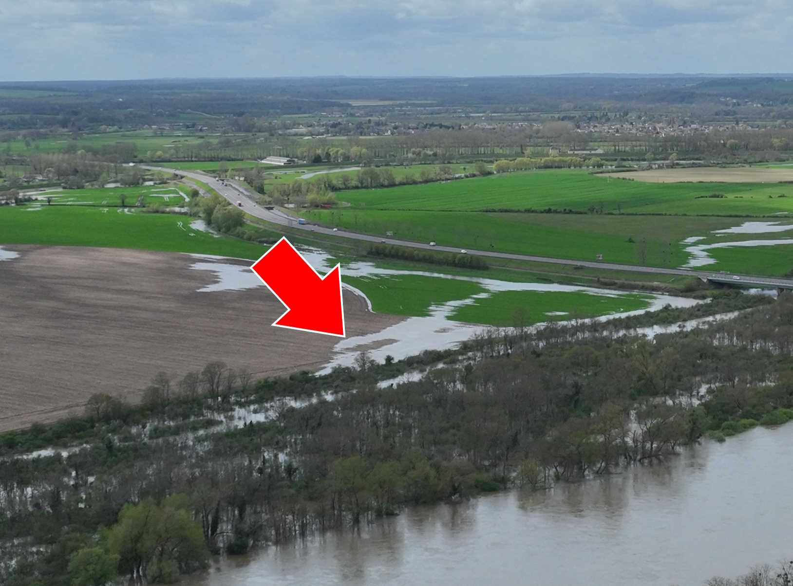 Prise de vue le 04/04/2024 à 14h05 zoomée sur le repère