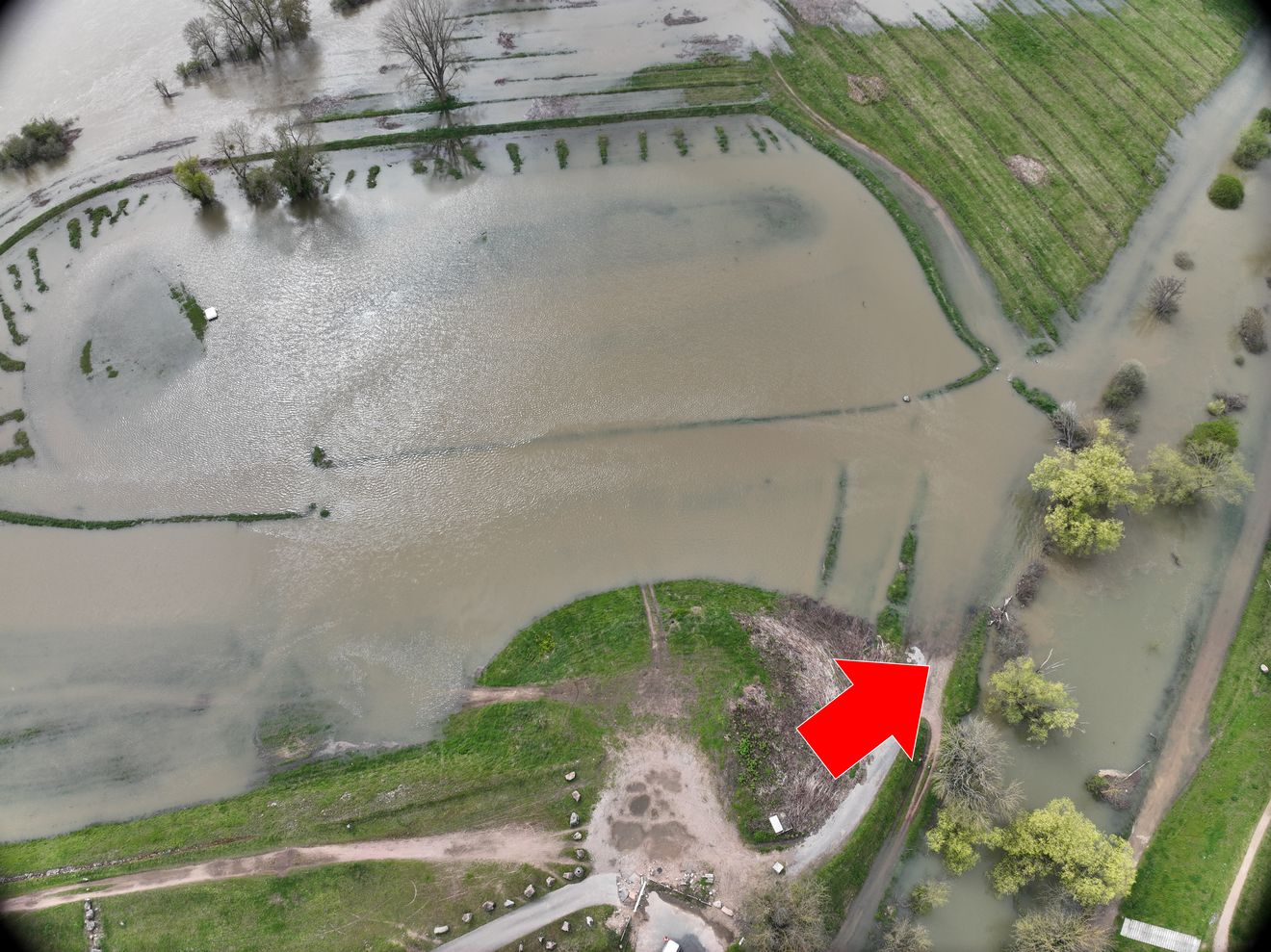 Prise de vue le 04/04/2024 à 14h16 zoomée sur le repère