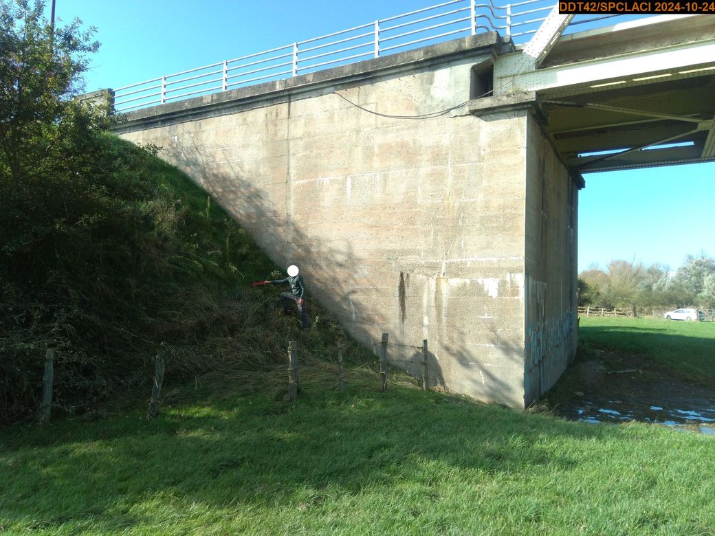 Vue du site en 2024, avec le repère de la crue du 17 octobre 2024