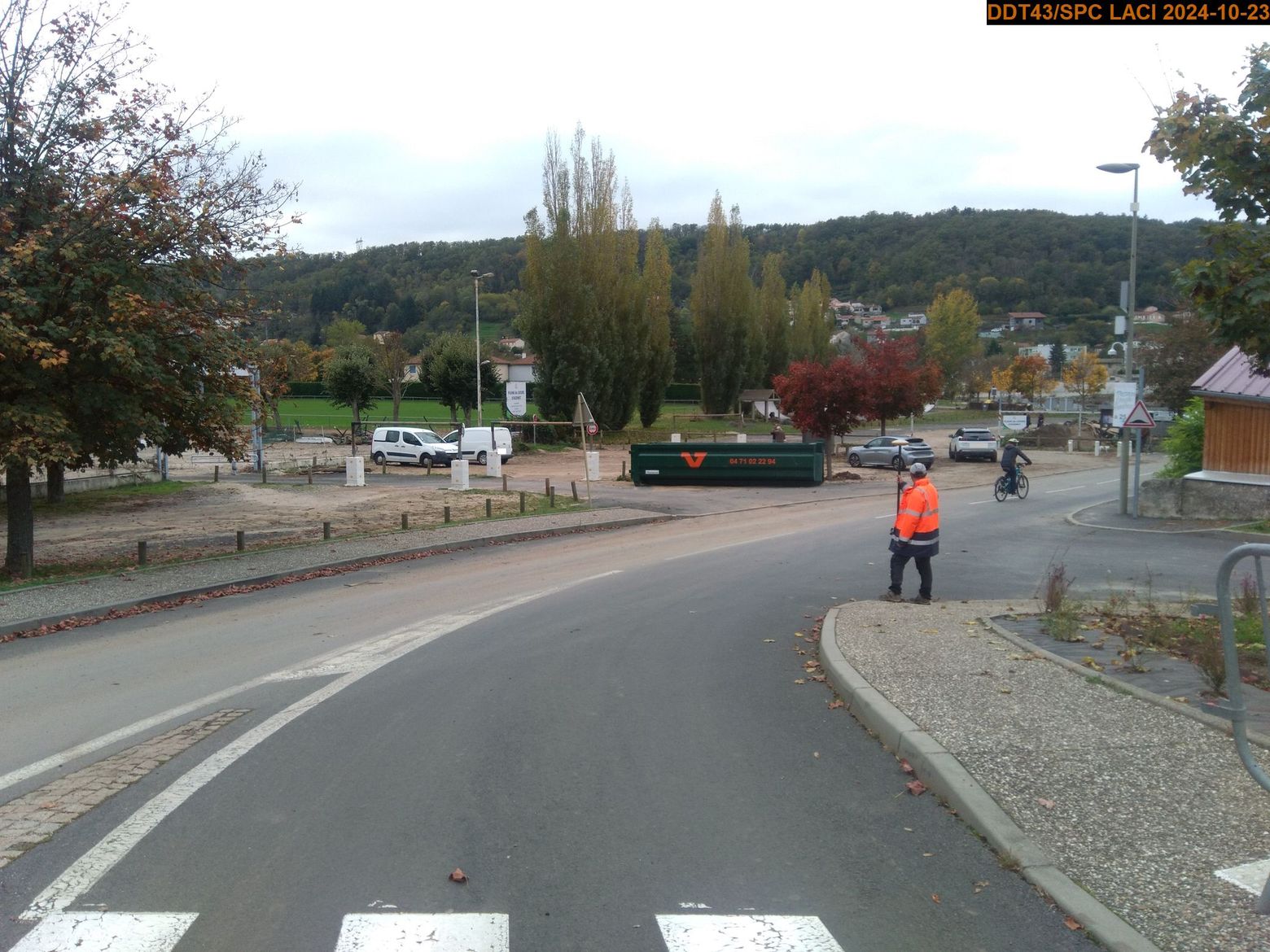 Vue du site en 2024, avec le repère de la crue du 17 octobre 2024