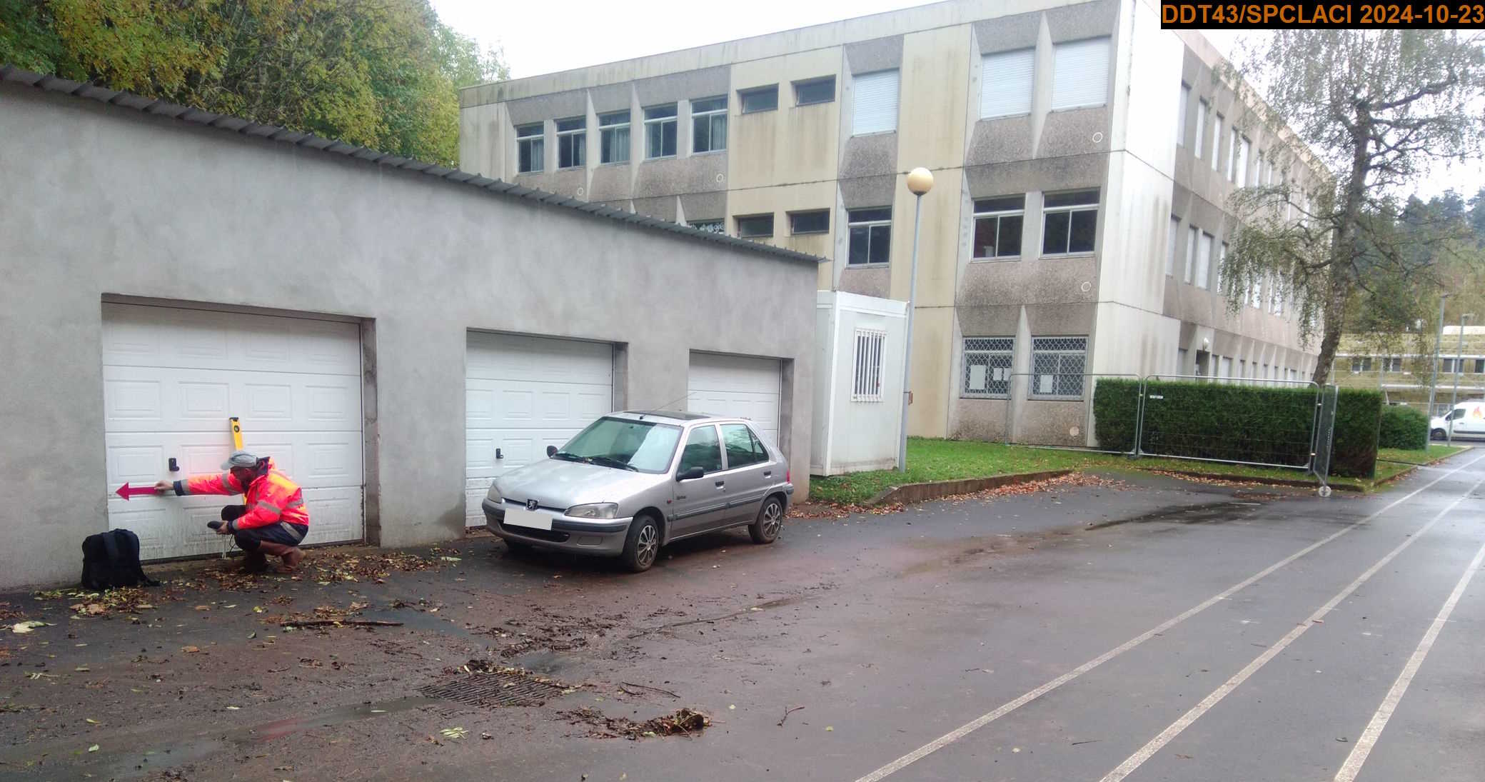 Vue du site en 2024, avec le repère de la crue du 17 octobre 2024