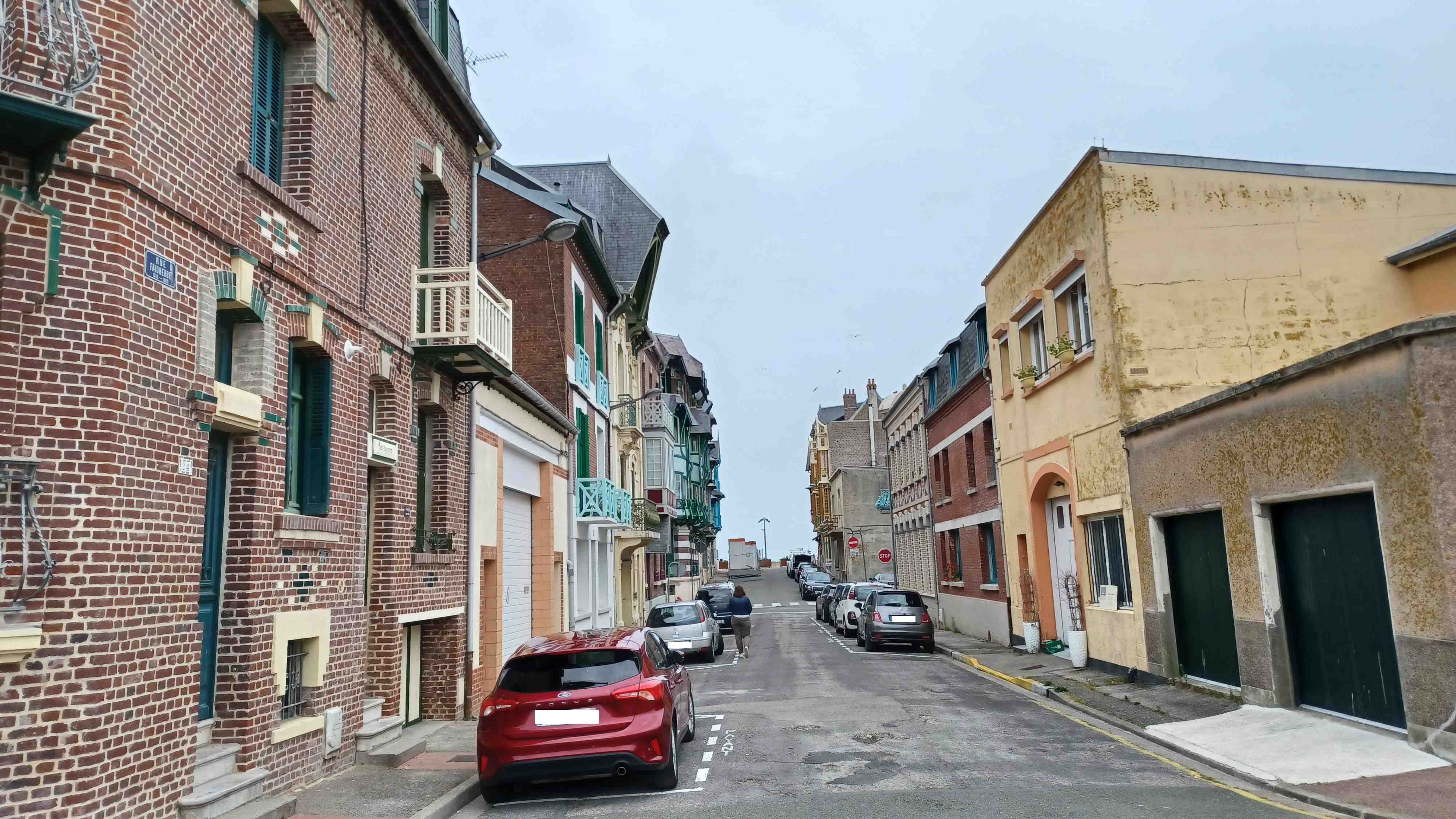 Seuil de la porte du garage du 13 Rue Faidherbe. | Repères de crues